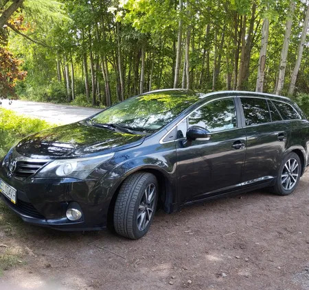 Toyota Avensis cena 35000 przebieg: 175000, rok produkcji 2013 z Łódź małe 37